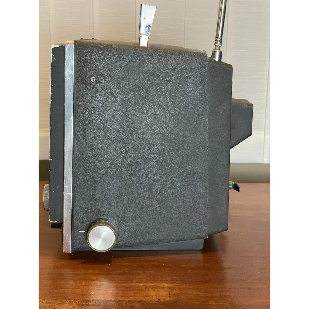 Vintage Sony portable transistor TV TV-920U‎